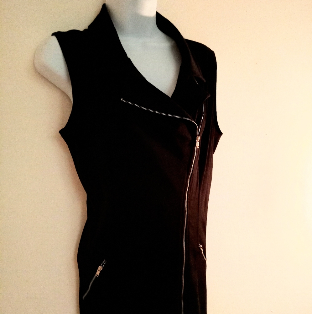 NWOTπ FREE GIFT IS INCLUDED πDiagonal Zipper Metal Stretchable Dress Midi - Picture 1 of 15